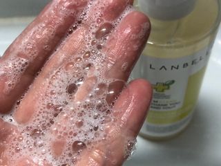 랑벨 내츄럴 딥 포어 클렌저 210ml (저자극 약산성 천연 클렌징 젤) — 4점을 준 리뷰어가 2022년 10월 올린 사용 사진