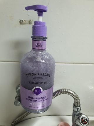 벨먼 내추럴스파 수분광채 스크럽 바디워시 600ml 5종 — 4.5점을 준 리뷰어가 2022년 5월 올린 사용 사진