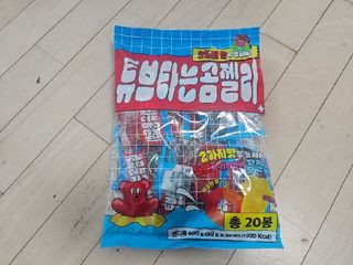 스낵스 튜브타는 곰 젤리 600g (20봉) — 5점을 준 리뷰어가 2024년 8월 올린 사용 사진
