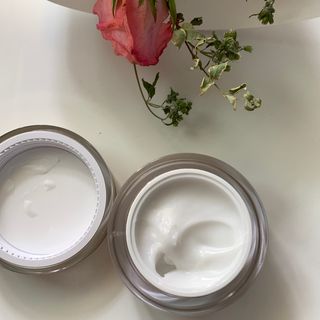 피부미 골드베릴 미라클페어 세레이징 퍼밍 크림 50ml — 5점을 준 리뷰어가 2021년 9월 올린 사용 사진