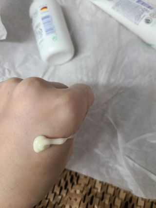 mom e 맘이 내추럴 베이비 케어 크림+바디오일 — 5점을 준 리뷰어가 2021년 1월 올린 사용 사진