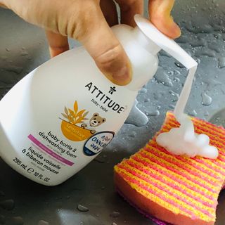 에티튜드 천연 젖병세정제 무향 아토베이비 폼타입 (295ml) 천연 친환경 비건 — 5점을 준 리뷰어가 2022년 8월 올린 사용 사진