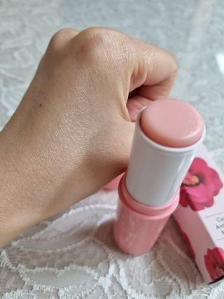 스킨큐어 바람의섬  동백 안티 링클 멀티밤 — 5점을 준 리뷰어가 2022년 10월 올린 사용 사진