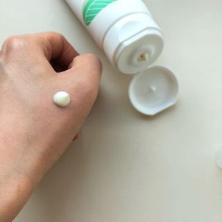 mom e 맘이 내추럴 베이비 케어 크림+바디오일 — 5점을 준 리뷰어가 2021년 1월 올린 사용 사진