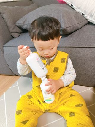 mom e 맘이 내추럴 베이비 케어 샴푸앤바스+로션 — 5점을 준 리뷰어가 2021년 1월 올린 사용 사진