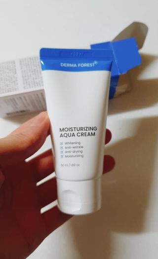 더마포레스트 모이스처라이징 아쿠아크림 / 수분크림 히알루론산 펩타이드 보습 미백 주름개선 — 5점을 준 리뷰어가 2021년 7월 올린 사용 사진