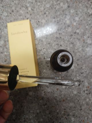 스킨큐어 산다화 비타민c 화이트닝 에센스 30ml — 5점을 준 리뷰어가 2023년 10월 올린 사용 사진