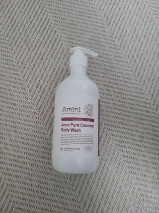 아미니 아크네 퓨어카밍 바디워시 500ml — 5점을 준 리뷰어가 2021년 7월 올린 사용 사진