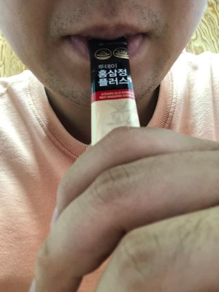 서울약사신협_투데이홍삼정플러스스틱_10g x 60포 — 5점을 준 리뷰어가 2021년 7월 올린 사용 사진