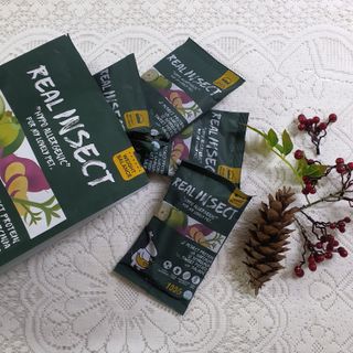 [푸디웜] 라포그  리얼인섹트 웨이트밸런스 저알러지 강아지 사료  1.2KG — 5점을 준 리뷰어가 2022년 7월 올린 사용 사진