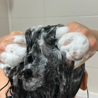 닥터시드 페퍼민트 앤 레몬 비건 비듬케어 쿨 탈모 샴푸 (1000ml) — 5점을 준 리뷰어가 2024년 2월 올린 사용 사진