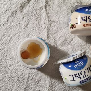 매일바이오 그릭요거트 오리지널 플레인 4개, 로스터리 커피믹스 4개 — 3점을 준 리뷰어가 2021년 12월 올린 사용 사진
