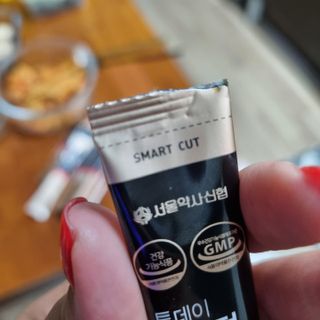 서울약사신협_투데이홍삼정플러스스틱_10g x 30포 — 5점을 준 리뷰어가 2021년 5월 올린 사용 사진