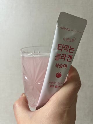 [음료수 대신 가능!]  빠르게 흡수되는 아임오 타먹는 콜라겐 1박스 — 5점을 준 리뷰어가 2023년 3월 올린 사용 사진