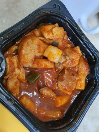 한성기업 무볼레 닭떡볶이+해물떡볶이 2종 세트 — 5점을 준 리뷰어가 2021년 10월 올린 사용 사진