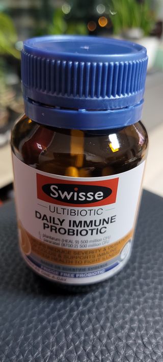 Swisse 스위스 데일리 이뮨 프로바이오틱스 10억, 30정 — 4점을 준 리뷰어가 2021년 3월 올린 사용 사진