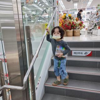 [숨그림] 덴탈마스크 짱구 우리아이 그리고 내가 쓰는 믿을수있는 케릭터 마스크 — 5점을 준 리뷰어가 2021년 10월 올린 사용 사진