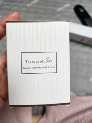 더사가오브수 [사가수] 효혜윤 보태니컬 에너지 에센스인로션 20ml /아이포올 스틱 3g — 5점을 준 리뷰어가 2023년 2월 올린 사용 사진
