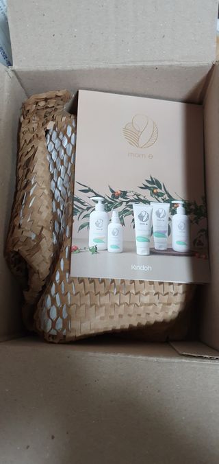 mom e 맘이 내추럴 베이비 케어 샴푸앤바스+로션 — 5점을 준 리뷰어가 2021년 1월 올린 사용 사진