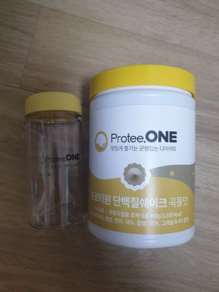 프로티원 단백질쉐이크 곡물맛 2주분 1통+보틀 — 4.5점을 준 리뷰어가 2021년 3월 올린 사용 사진