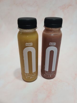 BLENDY'S 핑크 스무디+블론디 스무디 — 5점을 준 리뷰어가 2021년 10월 올린 사용 사진