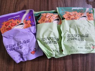 [푸딩팩토리] 요잇조잇 닭갈비 닭가슴살/김치 닭가슴살 곤약볶음밥 2종 (김치볶음밥 2개 닭갈비 볶음밥 1개) — 3점을 준 리뷰어가 2022년 7월 올린 사용 사진