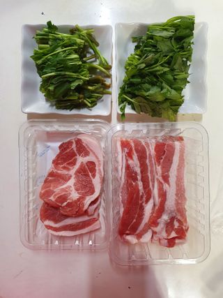 [중소기업유통센터 X 우수소상공인] 더자농 국내산 삼겹살 패키지 삼겹살 600g+목살300g+미나리500g — 5점을 준 리뷰어가 2021년 1월 올린 사용 사진