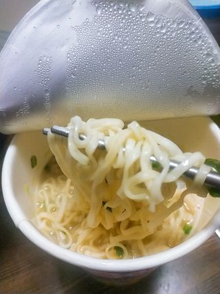 NISSIN 닛신 컵누들  4종 - 씨푸드오리지날, 씨푸드 스파이시, 씨푸드 커리, 씨푸드 XO소스 — 5점을 준 리뷰어가 2021년 12월 올린 사용 사진
