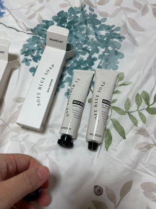 멈칫(MUMCHIT) 넥퍼퓸 NECKPERFUME 2가지 향 — 5점을 준 리뷰어가 2021년 11월 올린 사용 사진