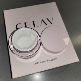 프리마인 바르기만 하면 철벽 스킨케어+24시간 마스크팩 효과. 셀라브 리제너레이팅 시스템 부스터+크림 세트 — 5점을 준 리뷰어가 2023년 4월 올린 사용 사진