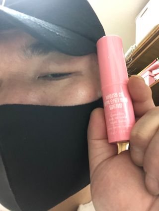 스킨큐어 바람의섬  동백 안티 링클 멀티밤 — 5점을 준 리뷰어가 2022년 10월 올린 사용 사진