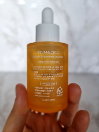 체르엠 스템앤셀 비타민 브라이트닝 에센스 30ml 1개 — 5점을 준 리뷰어가 2021년 11월 올린 사용 사진