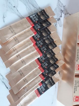 서울약사신협_투데이홍삼정플러스스틱_10g x 30포 — 4.5점을 준 리뷰어가 2021년 6월 올린 사용 사진