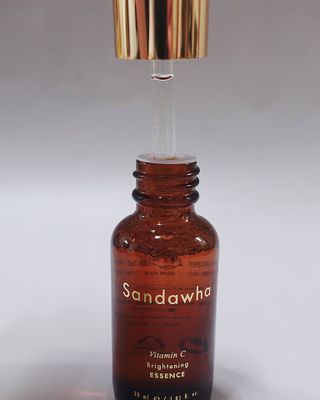 스킨큐어 산다화 비타민c 화이트닝 에센스 30ml — 5점을 준 리뷰어가 2021년 8월 올린 사용 사진