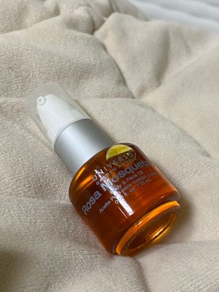 유니베르소 로즈힙 오일 15ml — 4점을 준 리뷰어가 2021년 6월 올린 사용 사진