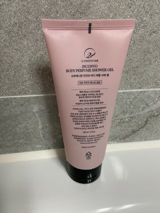 오투에니원 인컨보 바디 퍼퓸 샤워 젤 200ml — 5점을 준 리뷰어가 2023년 2월 올린 사용 사진