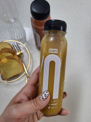 BLENDY'S 핑크 스무디+블론디 스무디 — 4점을 준 리뷰어가 2021년 9월 올린 사용 사진
