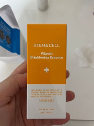 체르엠 스템앤셀 비타민 브라이트닝 에센스 30ml 1개 — 4.5점을 준 리뷰어가 2021년 6월 올린 사용 사진
