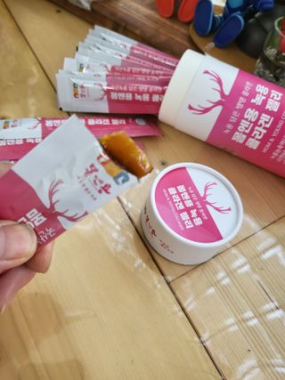 [몸엔용] 녹용 담은 탱탱 콜라겐 녹용 콜라겐 젤리 15g x 20포 — 5점을 준 리뷰어가 2022년 4월 올린 사용 사진