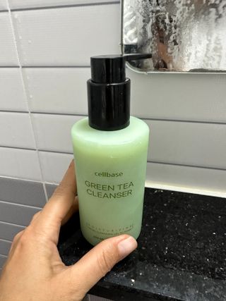 프리마인 메이크업과 들뜨는 각질까지 한방에 깐달걀로! 순하기까지한 셀베이스 그린티클렌저(200ml) — 5점을 준 리뷰어가 2023년 1월 올린 사용 사진
