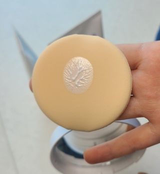 소이베베X신비아파트 모이스쳐 선팩트 SPF50+ PA+++ — 5점을 준 리뷰어가 2023년 4월 올린 사용 사진