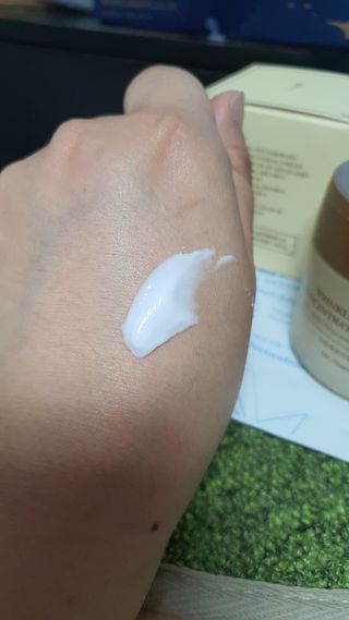 Dr.느루벗 느루벗 링클 솔루션 콘센트레이트 스네일 탄력 달팽이 크림 80g — 5점을 준 리뷰어가 2021년 4월 올린 사용 사진