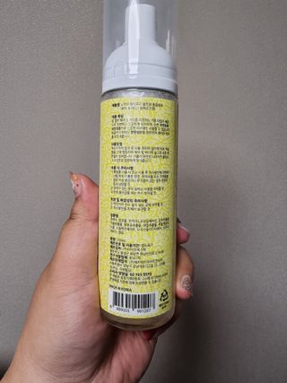 에프에이치아이코리아 노쿠아 물없이 감는 올인원 드라이 노워시 샴푸 폼클렌저 200ml — 3.5점을 준 리뷰어가 2021년 4월 올린 사용 사진