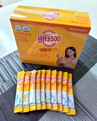 광동제약 [광동] 비타500데일리스틱 70포X2개 + 뚱랑이엽서 + 쇼핑백 증정 — 5점을 준 리뷰어가 2022년 1월 올린 사용 사진