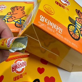 광동제약 [광동] 비타500데일리스틱 70포X2개 + 뚱랑이엽서 + 쇼핑백 증정 — 5점을 준 리뷰어가 2022년 10월 올린 사용 사진