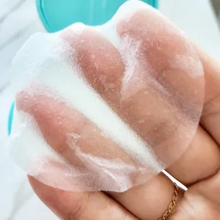 리더스코스메틱 리더스 카밍 바이오틱스 퀵 수딩 패드 — 5점을 준 리뷰어가 2022년 8월 올린 사용 사진