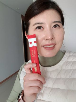 디오르 버닝레드 — 5점을 준 리뷰어가 2022년 1월 올린 사용 사진