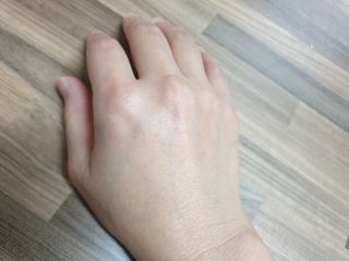 르핸스 퍼포밍 2 핸드&네일 비반트포렛/베티버포그 — 5점을 준 리뷰어가 2022년 12월 올린 사용 사진