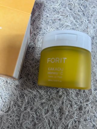 [포잇] 카카두허니씨 미백 톤업패드 190ml 60매 *1개 — 4.5점을 준 리뷰어가 2023년 1월 올린 사용 사진