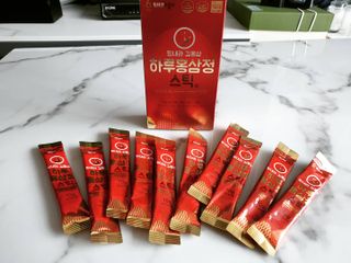 힘내라김홍삼 하루홍삼정스틱 10g x 10포 — 3점을 준 리뷰어가 2021년 3월 올린 사용 사진